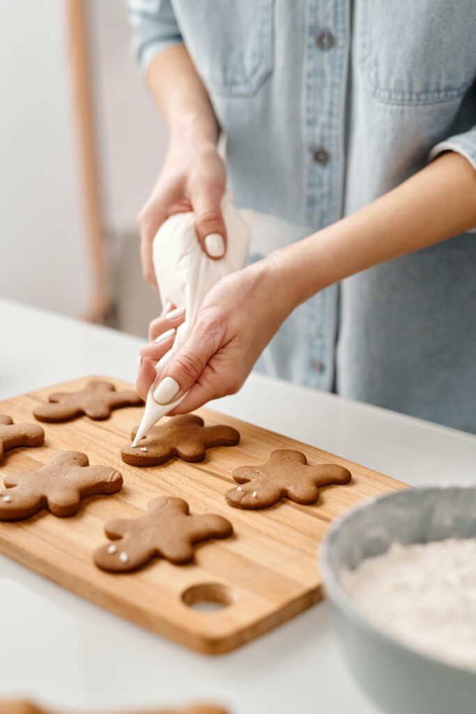 decorar galletas glaseado cobertura navidad huevos galletas jengibre azúcar